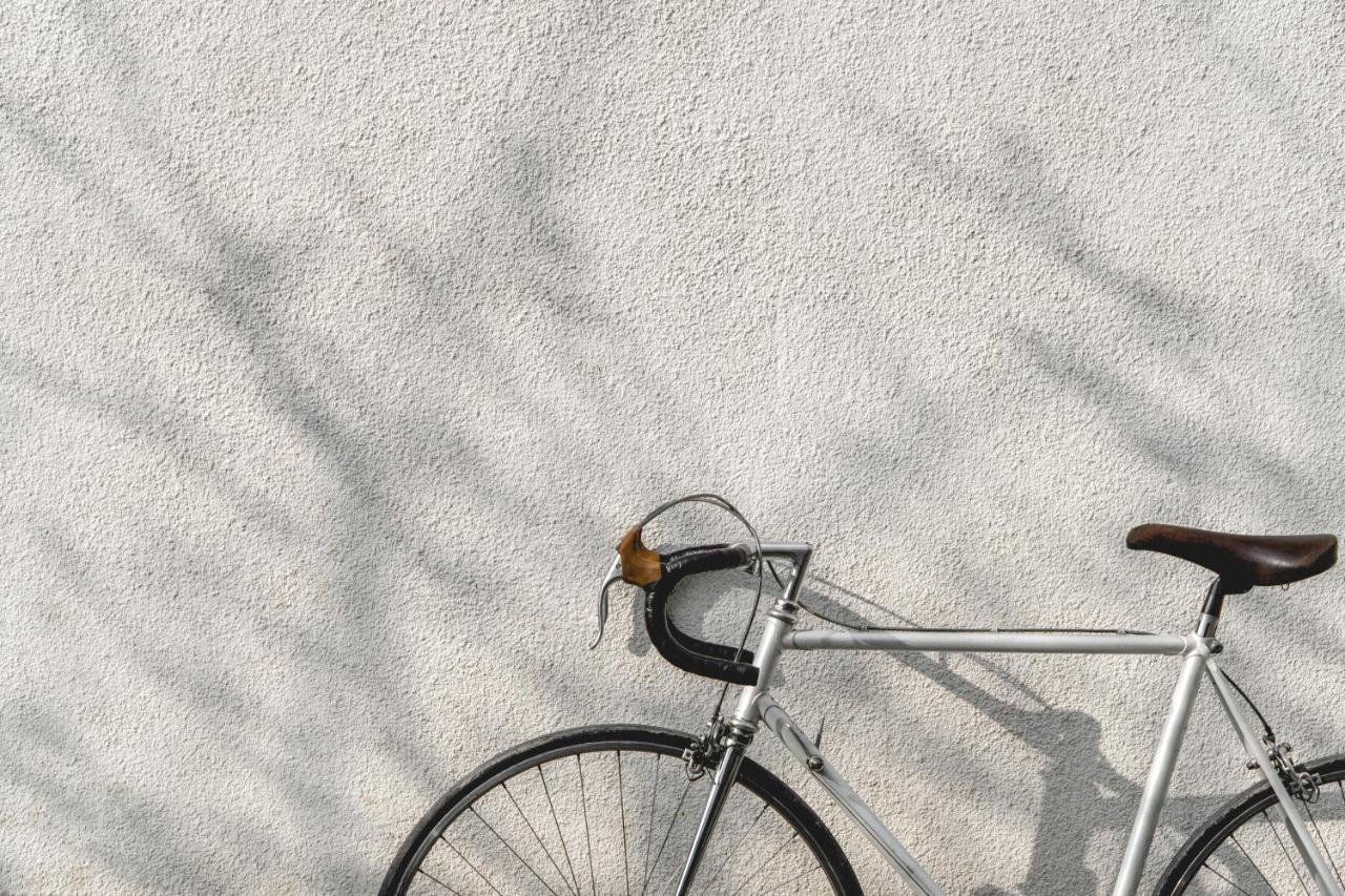 Hotel Kimpton Maa-Lai Bangkok By Ihg Zewnętrze zdjęcie A fixed gear bicycle