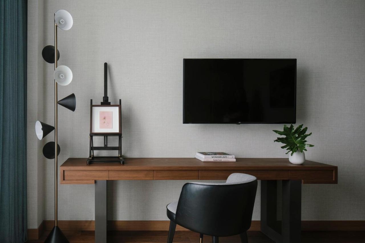 Hotel Kimpton Maa-Lai Bangkok By Ihg Zewnętrze zdjęcie A television set
